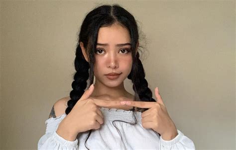Denarie Bautista Taylor (born February 8, 1997), known professionally as Bella Poarch (/ p ɔː r tʃ / PORCH), is a Philippine-born American singer and social media personality, and United States Navy veteran. 